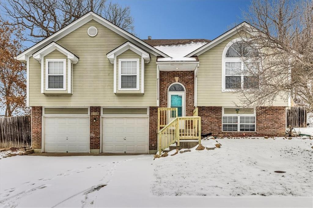 S Powell Ave, Blue Springs, MO 64015