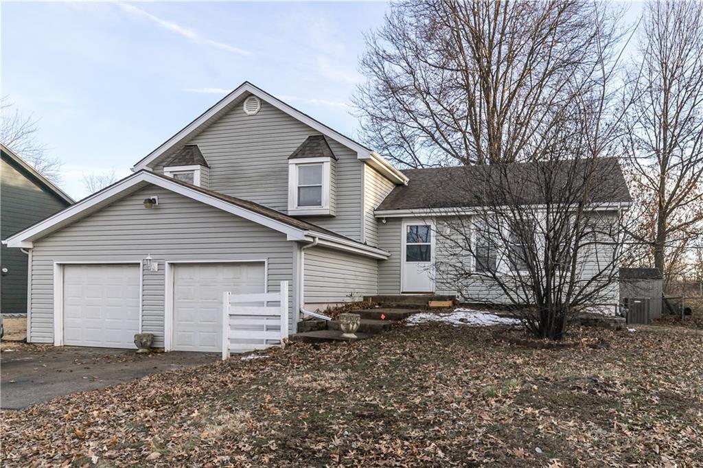 Nw 68th St, Parkville, MO 64152