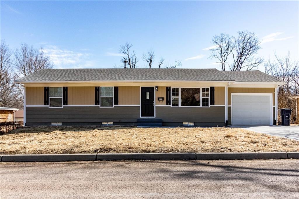 S Washington Ave, Knob Noster, MO 65336