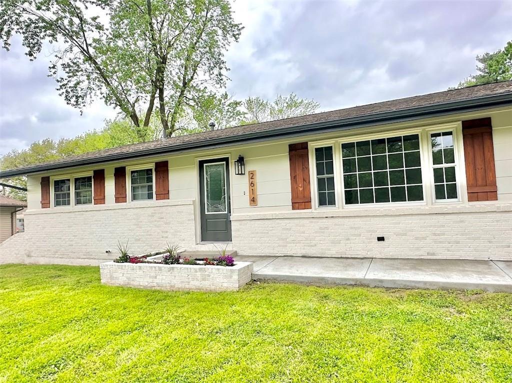 Wing Ave, Sedalia, MO 65301