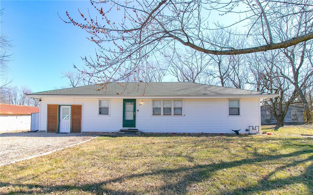 S Ash St, Garden City, MO 64747