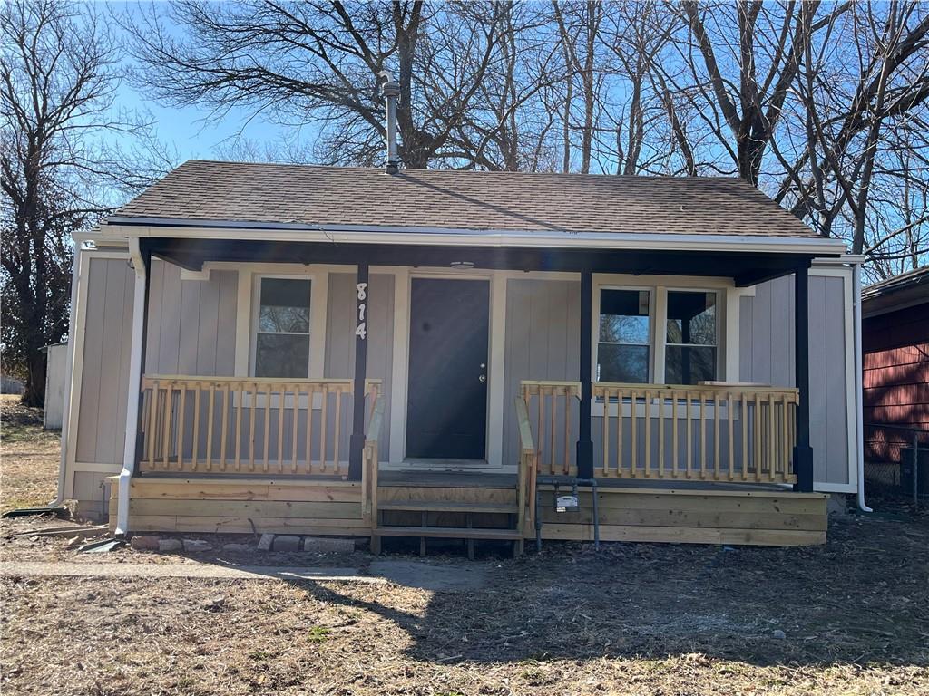 S Woodbury St, Independence, MO 64050