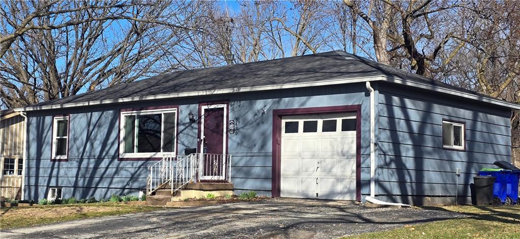 W 69th Ter, Overland Park, KS 66204