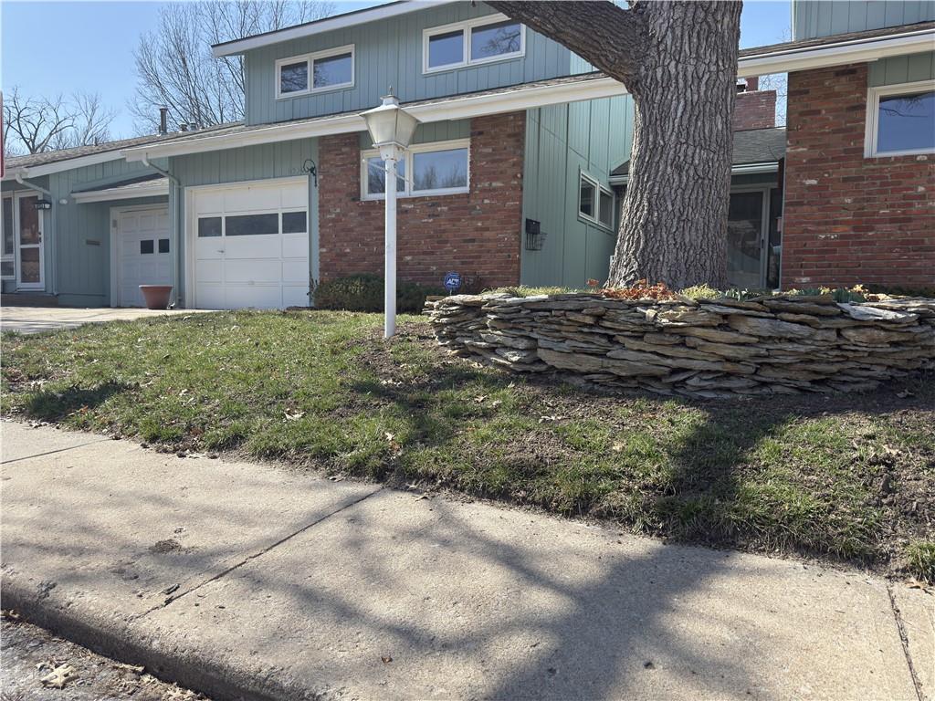 W 51st St, Mission, KS 66202