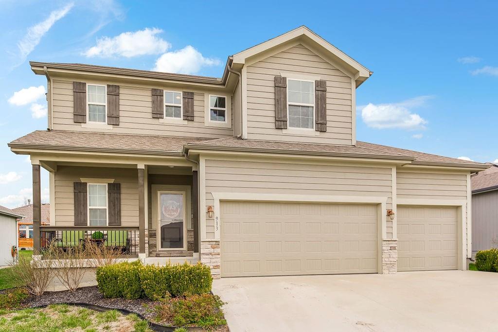 Se Auburn Ct, Blue Springs, MO 64014