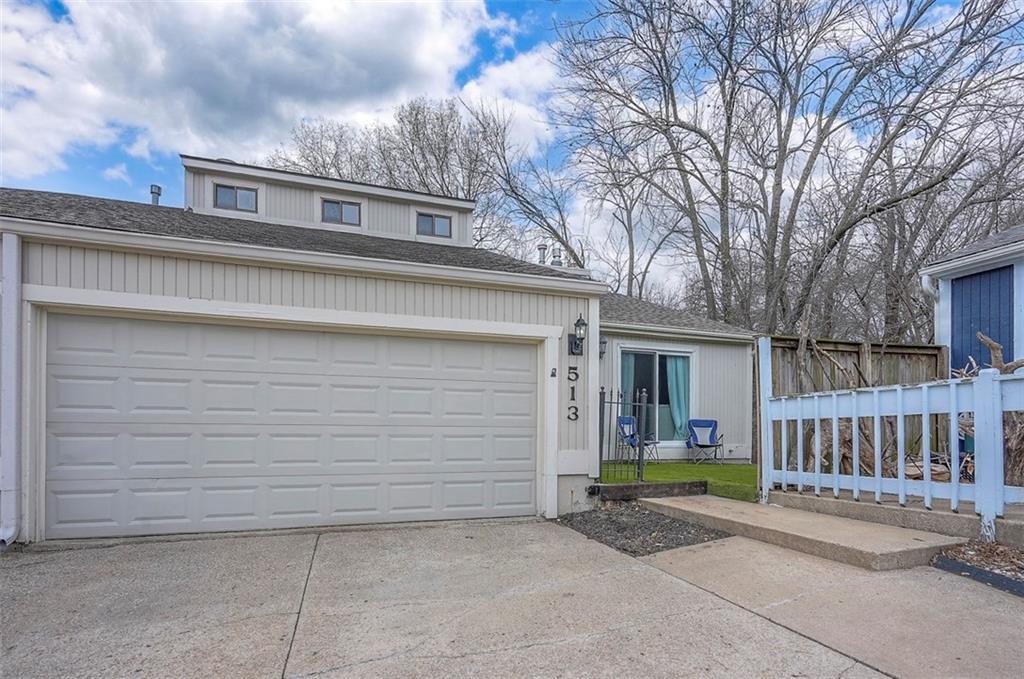 Nw Valleybrook Rd, Blue Springs, MO 64014