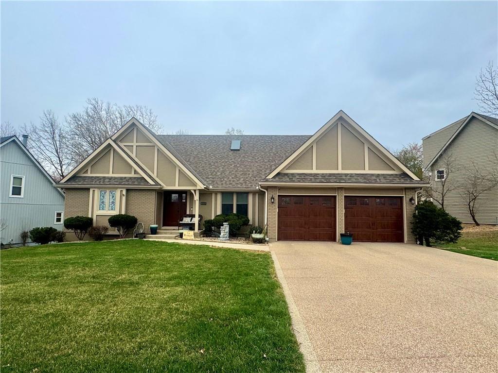 N Highland Ave, Kansas City, MO 64118