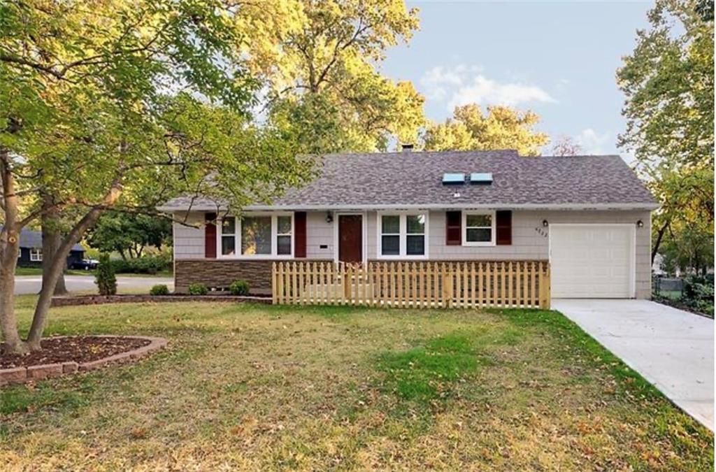 W 71st Ter, Prairie Village, KS 66208