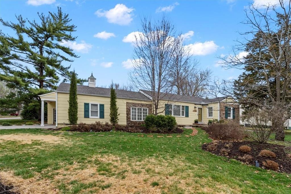 E 69th Ter, Raytown, MO 64133