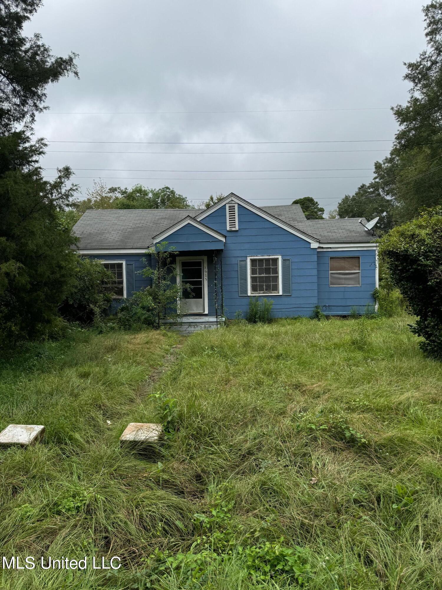 Lee Dr, Jackson, MS 39212