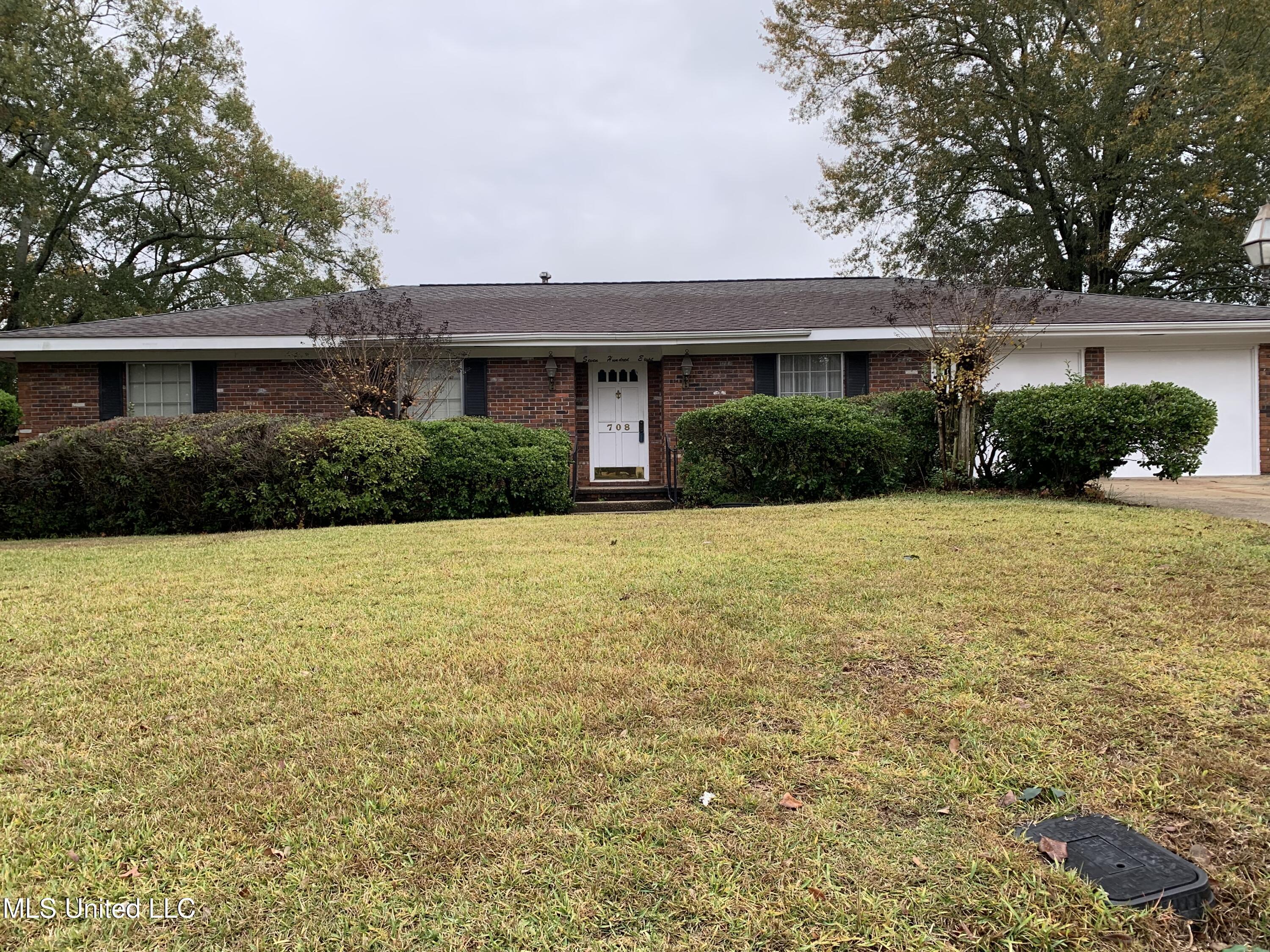 S 34th Ave, Hattiesburg, MS 39402