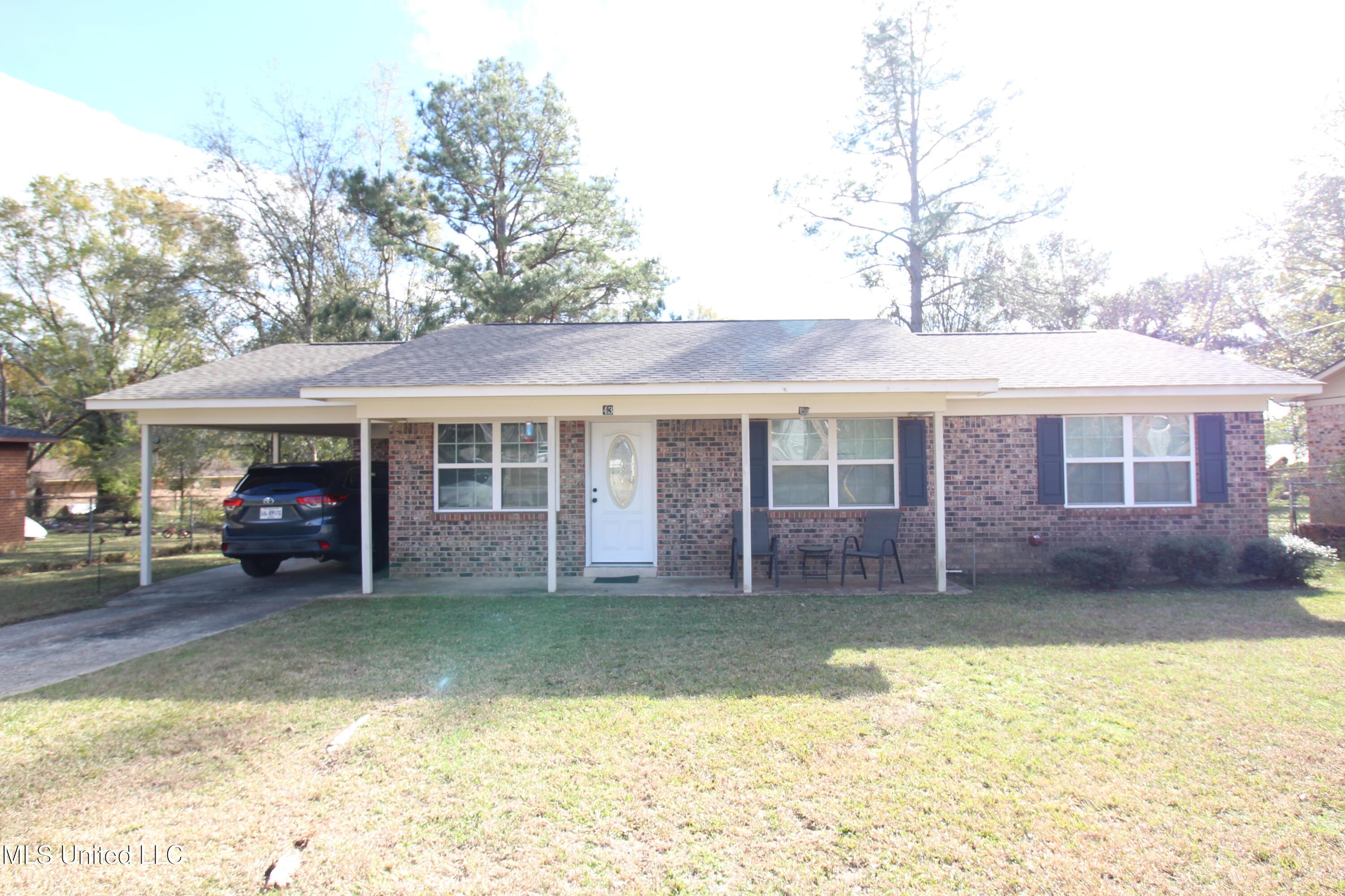 Robbie St, Lucedale, MS 39452