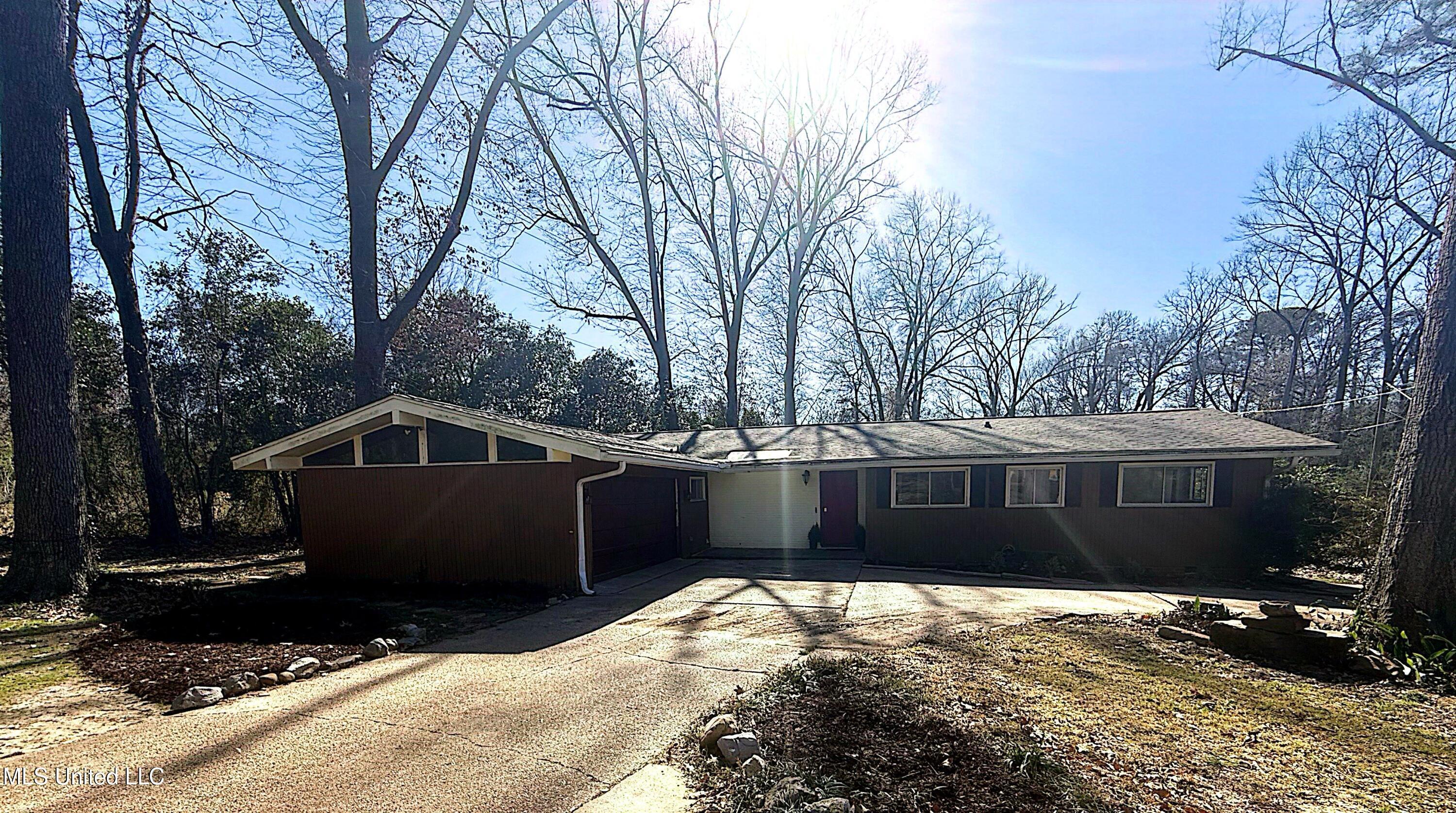 Daniel Lake Blvd, Jackson, MS 39212