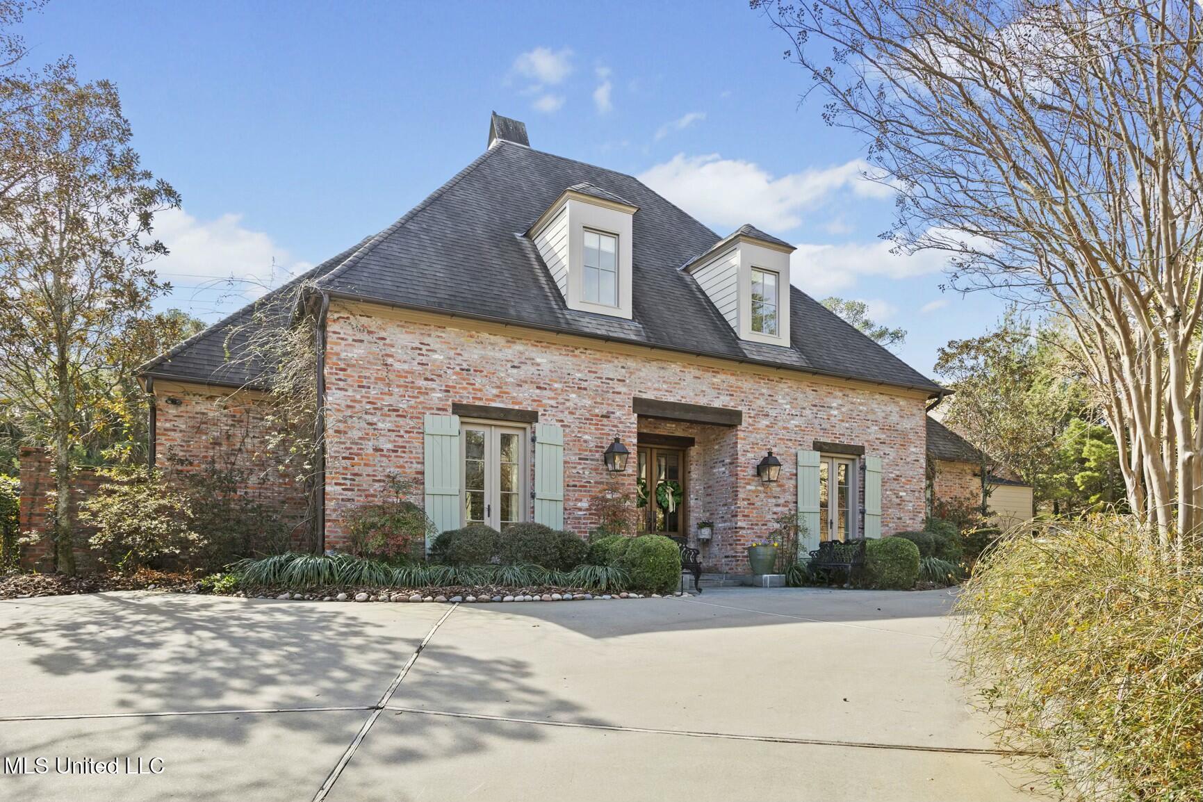 Pecan Tree Pl, Jackson, MS 39211