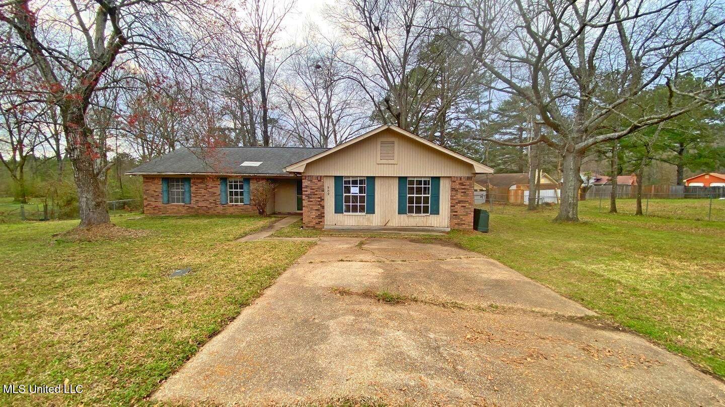 Brookford Ct, Jackson, MS 39212