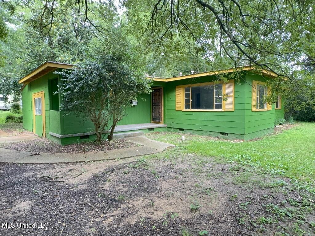 Del Rosa Dr, Jackson, MS 39206