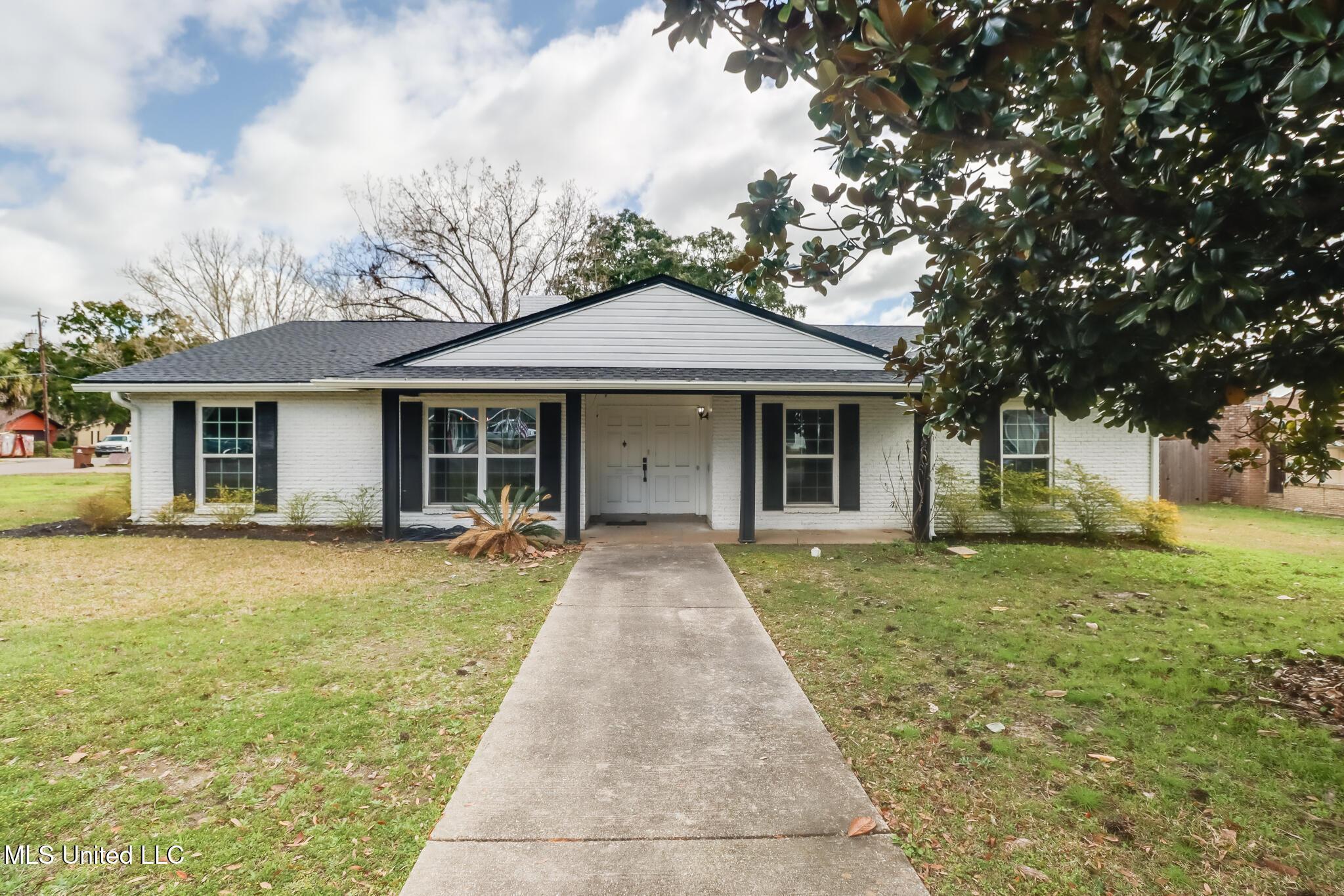 Driftwood Dr, Long Beach, MS 39560