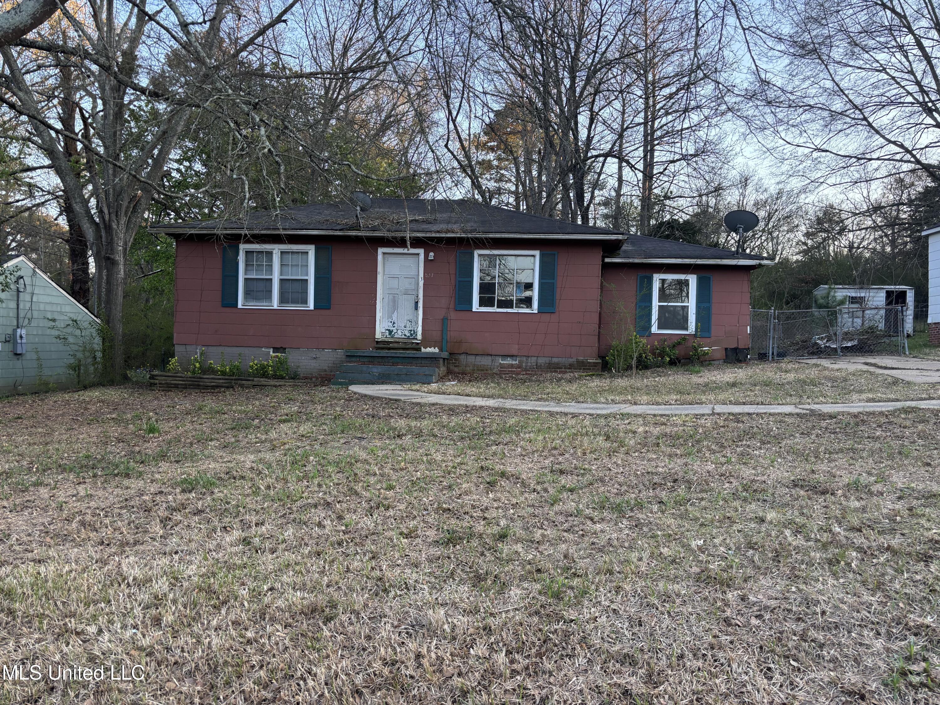 Combs St, Jackson, MS 39204