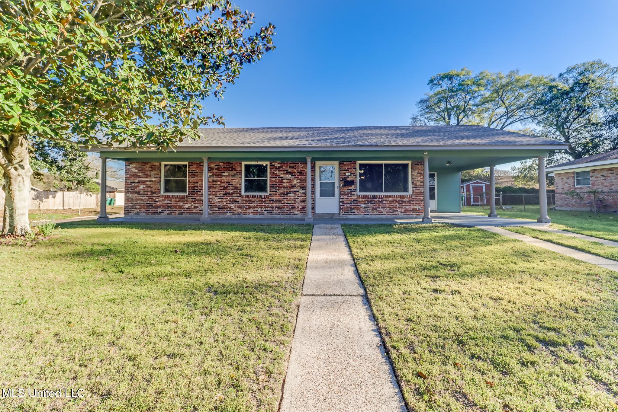 Middlecoff Dr, Gulfport, MS 39507