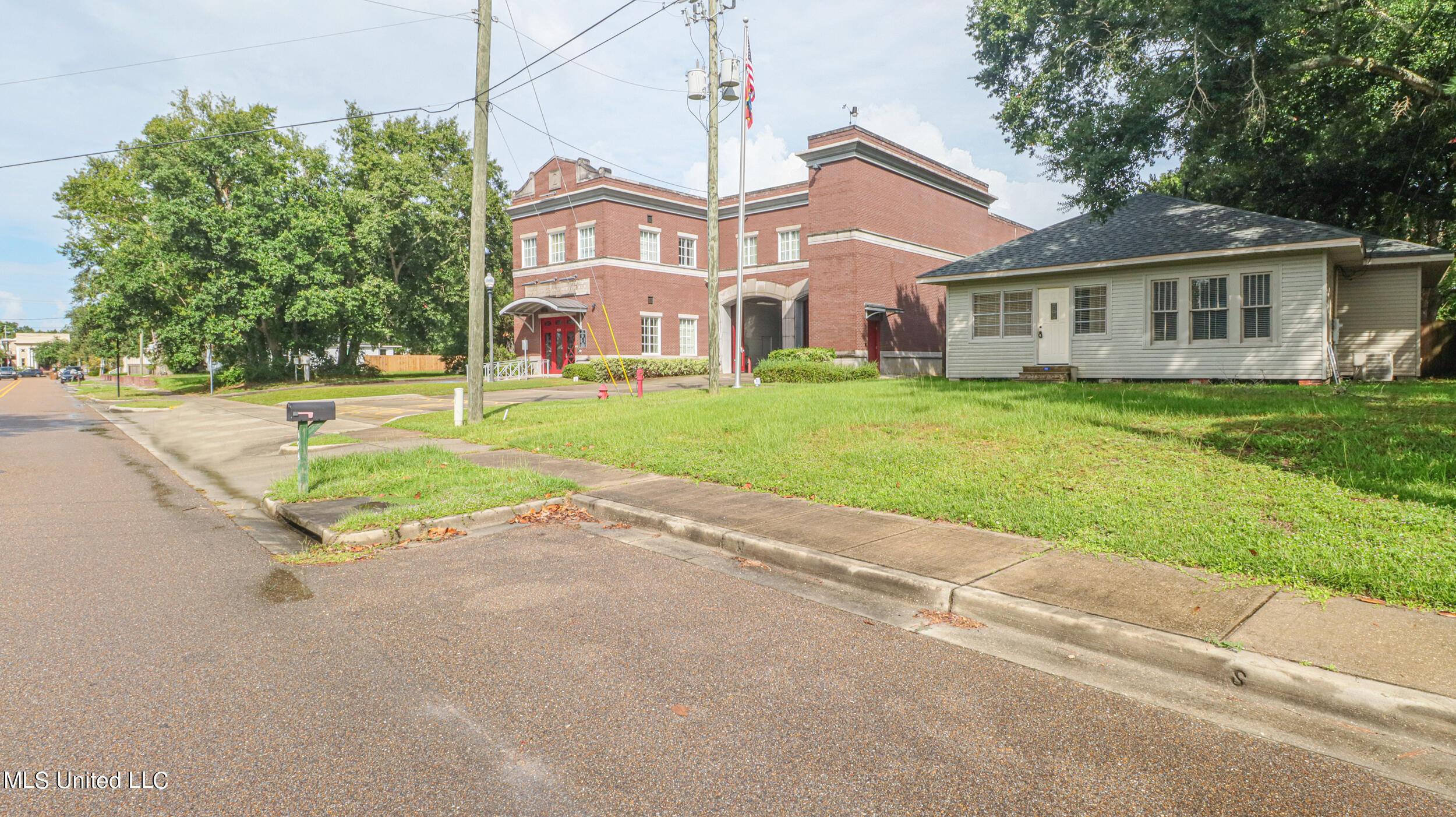 E Second St, Long Beach, MS 39560