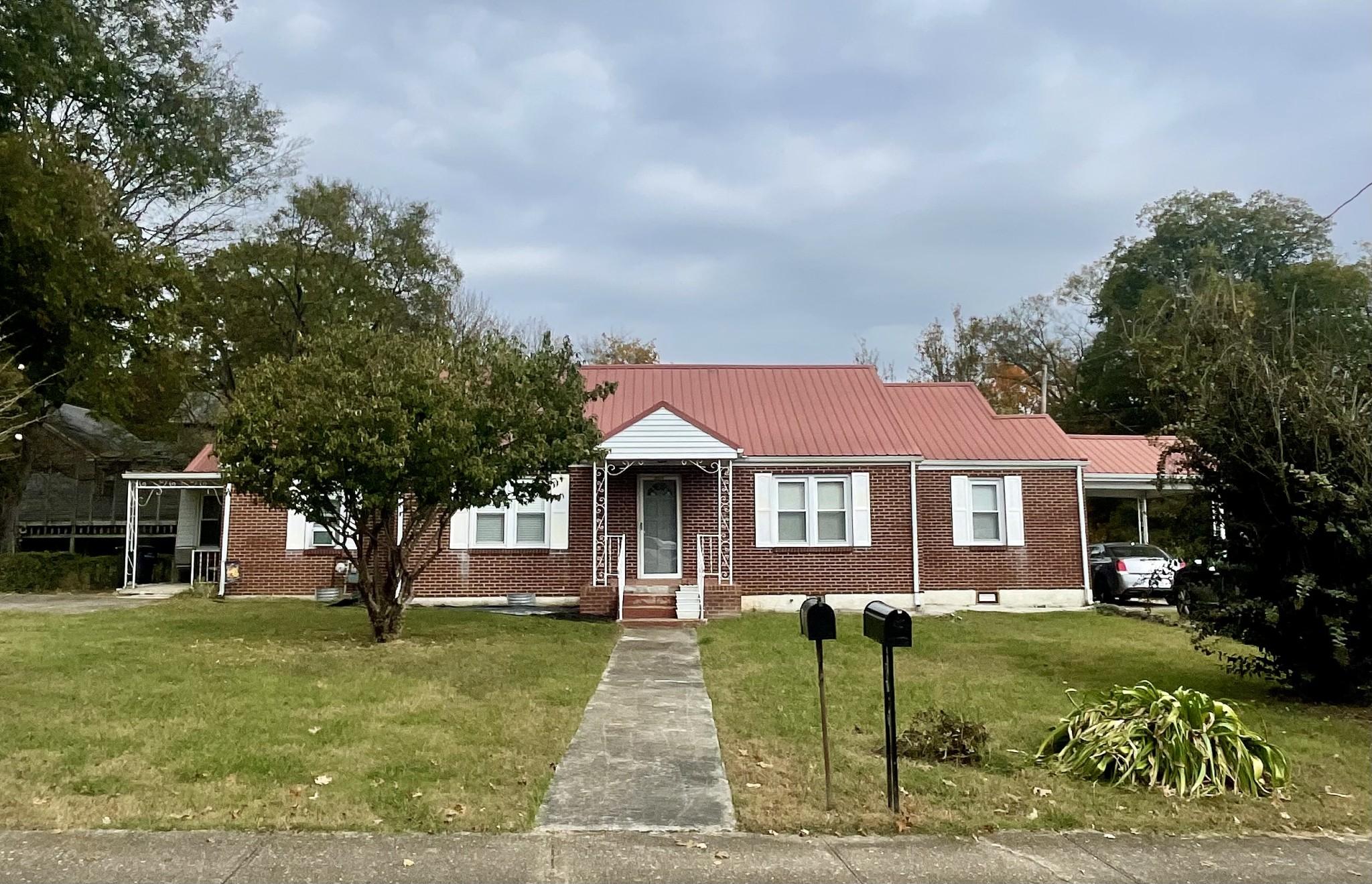 Adams St, Fayetteville, TN 37334
