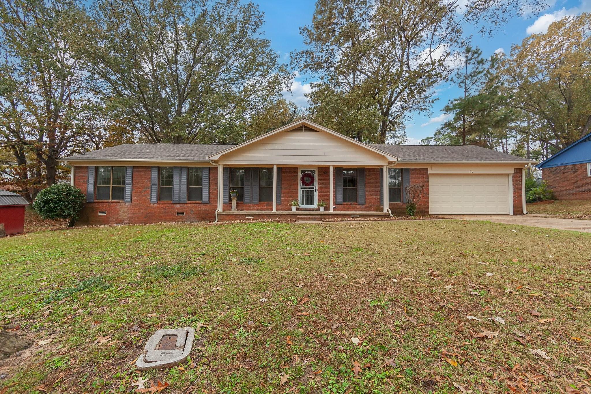 Duncan Dr, Jackson, TN 38305