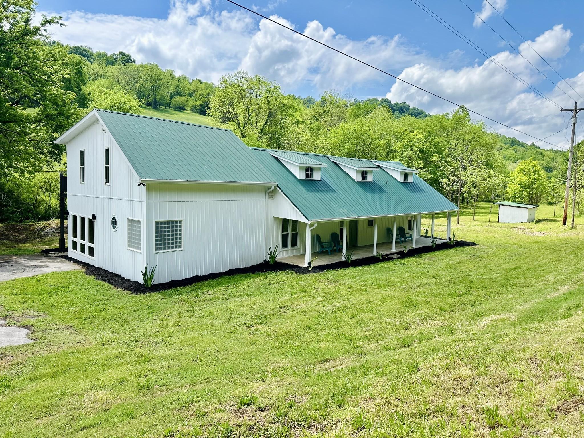 Wolf Creek Rd, Silver Point, TN 38582