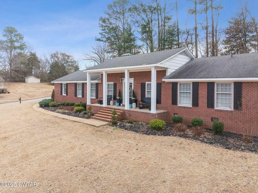 Colonial Dr, Lexington, TN 38351