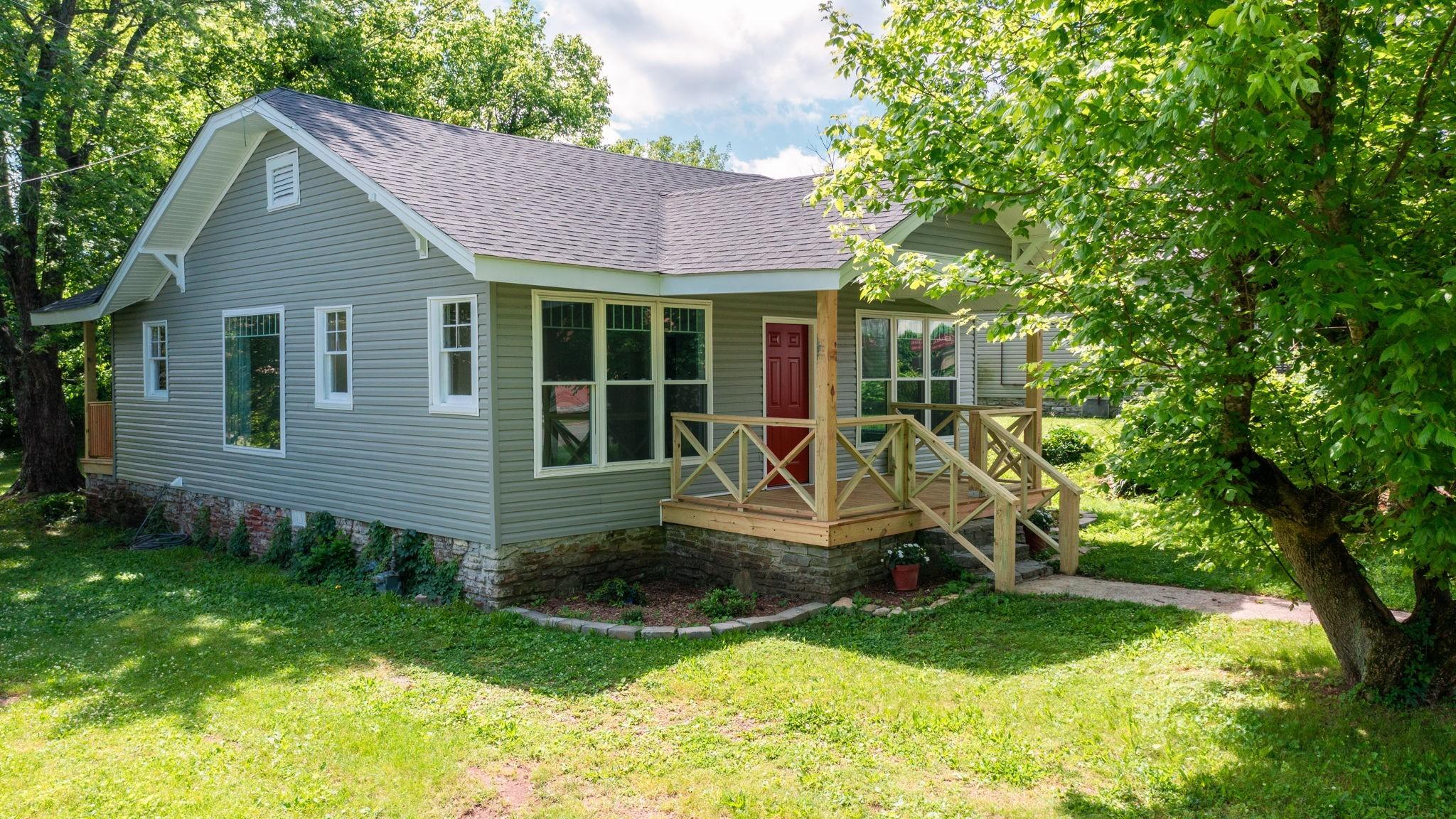 Shawnee Ave, Fayetteville, TN 37334
