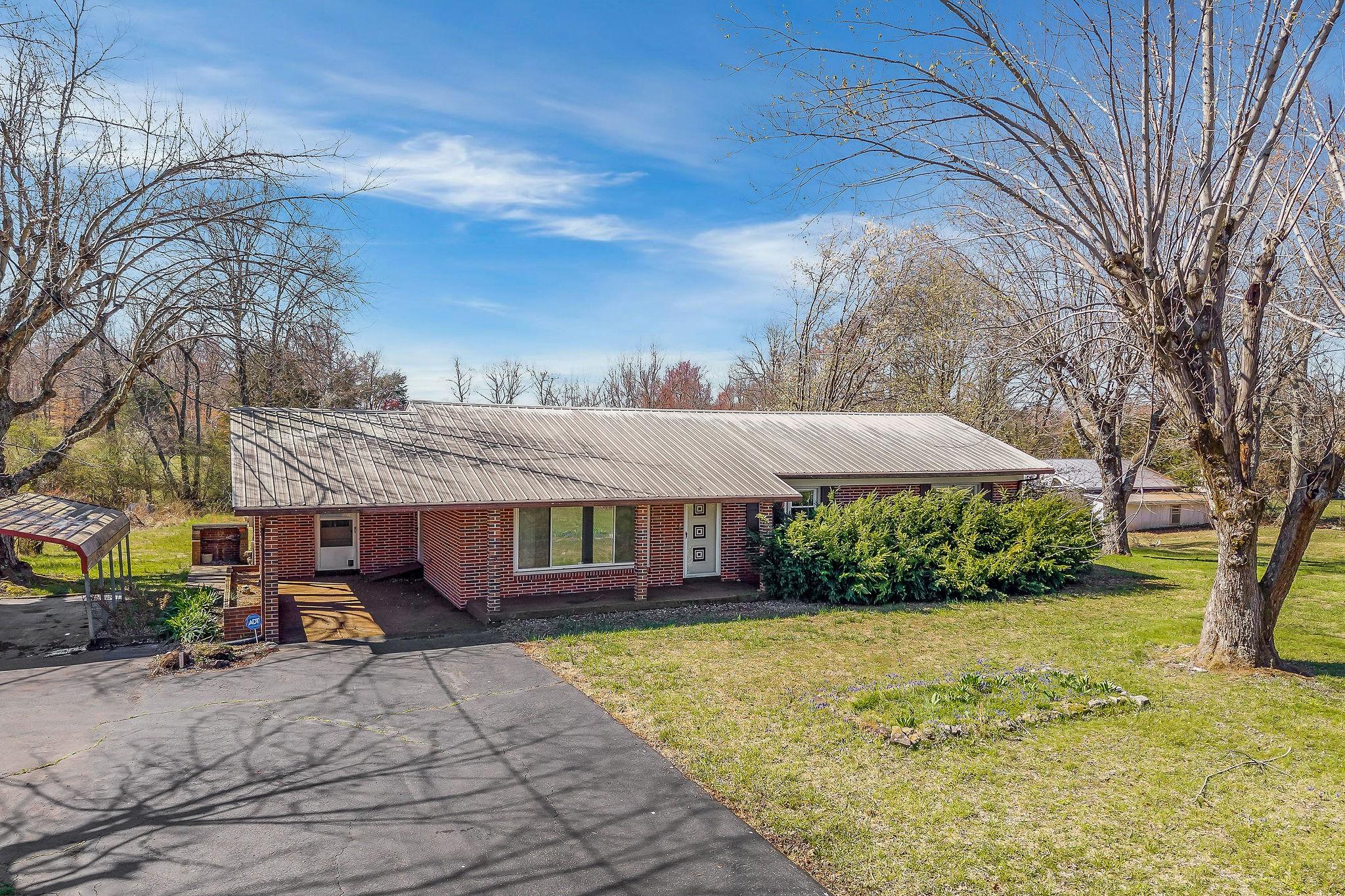 Village Rd, Cookeville, TN 38506