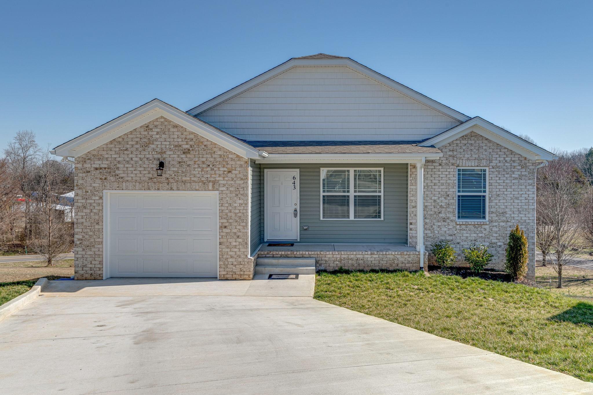 Berry Cir, Springfield, TN 37172