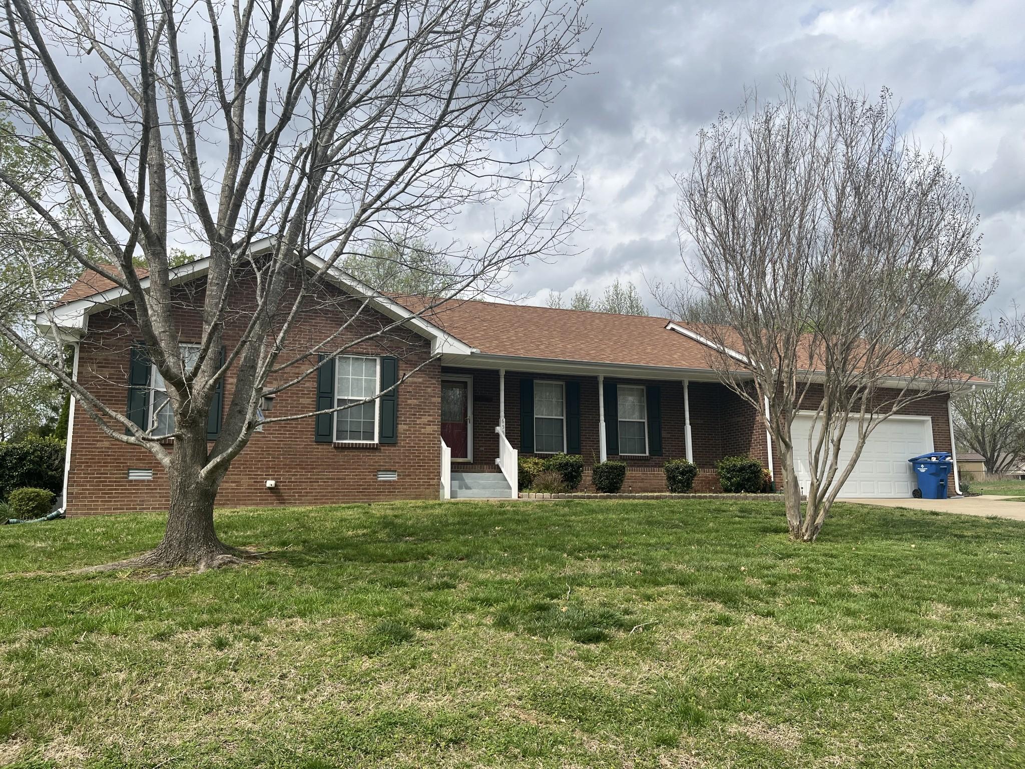 Renee Ct, Clarksville, TN 37043