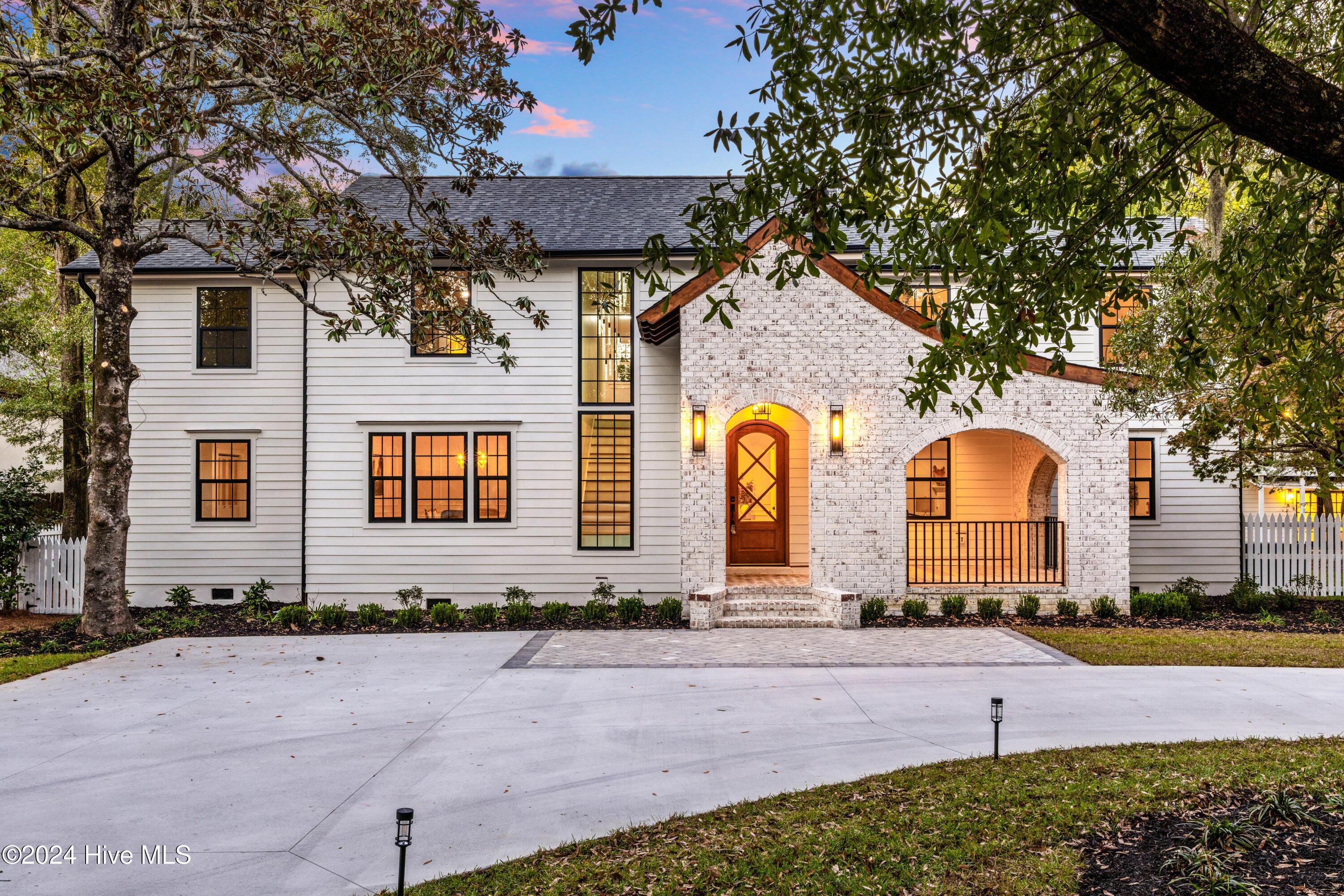 Oleander Dr, Wilmington, NC 28403