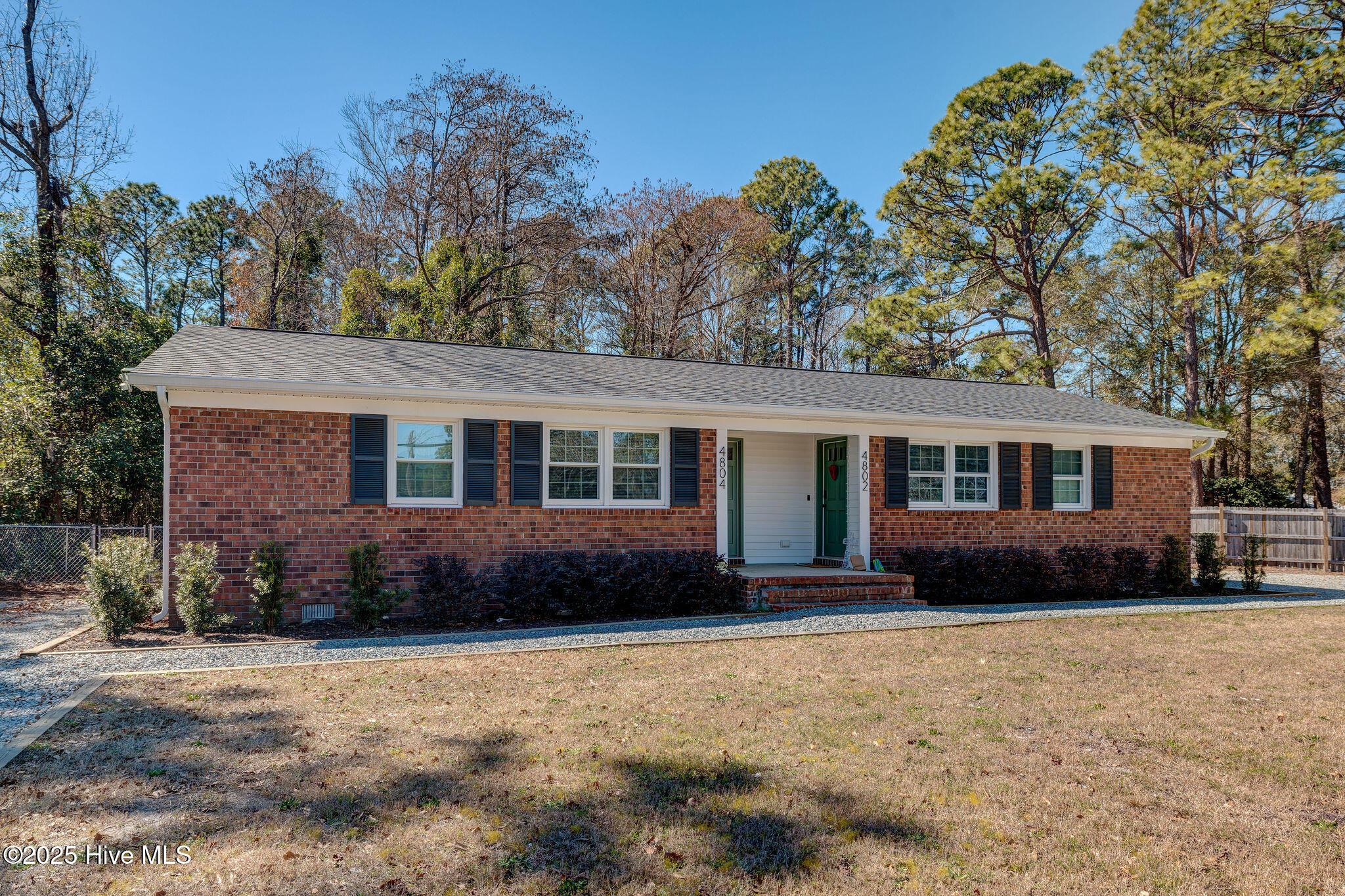 Collegiate Dr, Wilmington, NC 28403