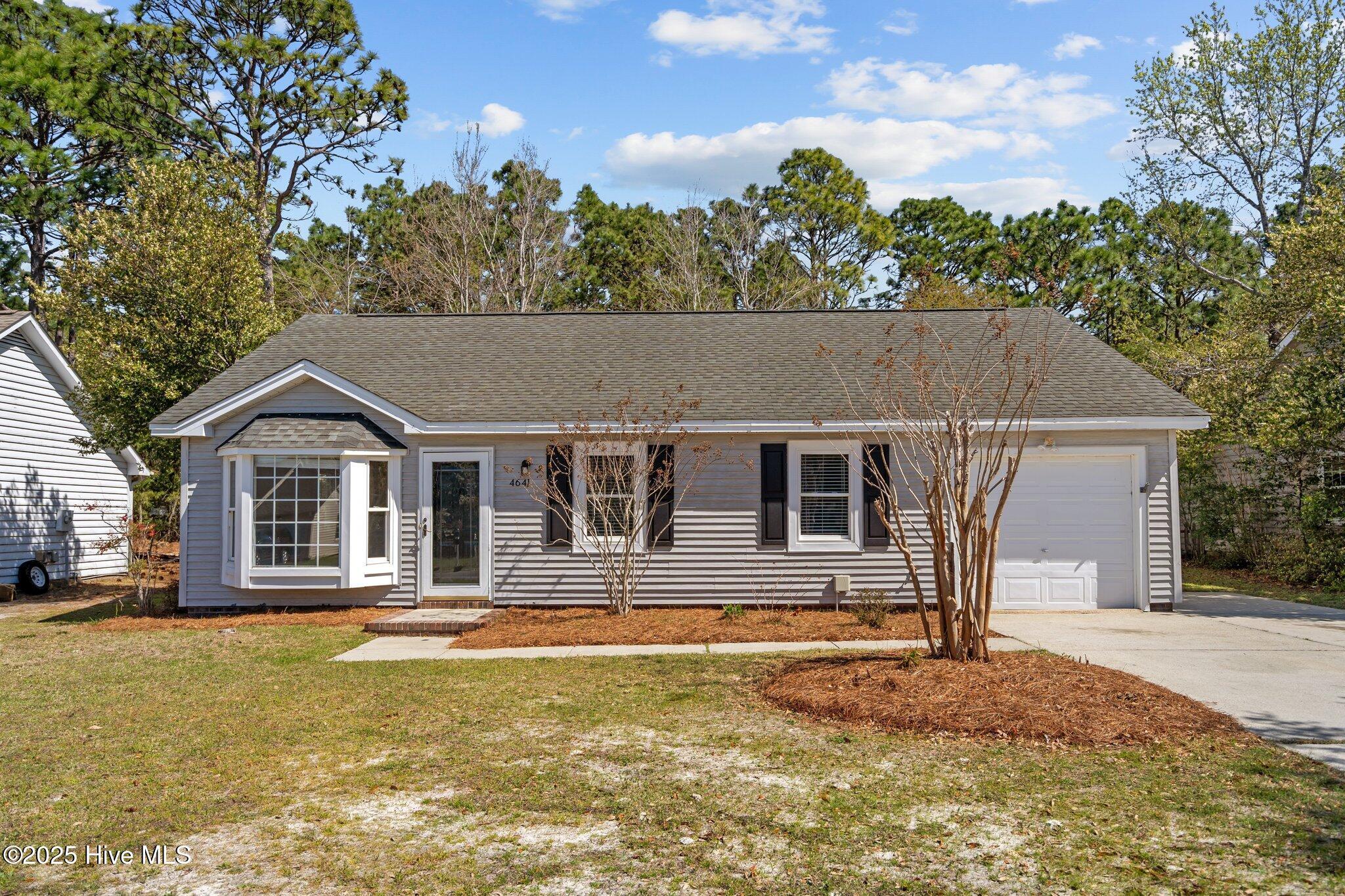 Weybridge Ln, Wilmington, NC 28409