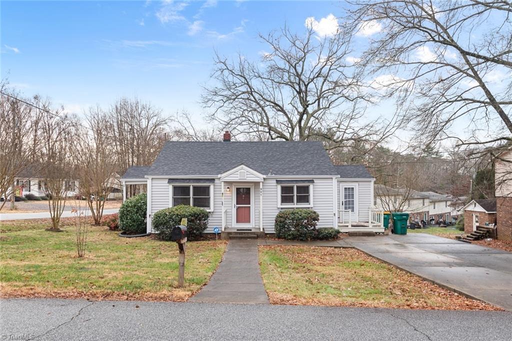 Pineland Ave, Madison, NC 27025