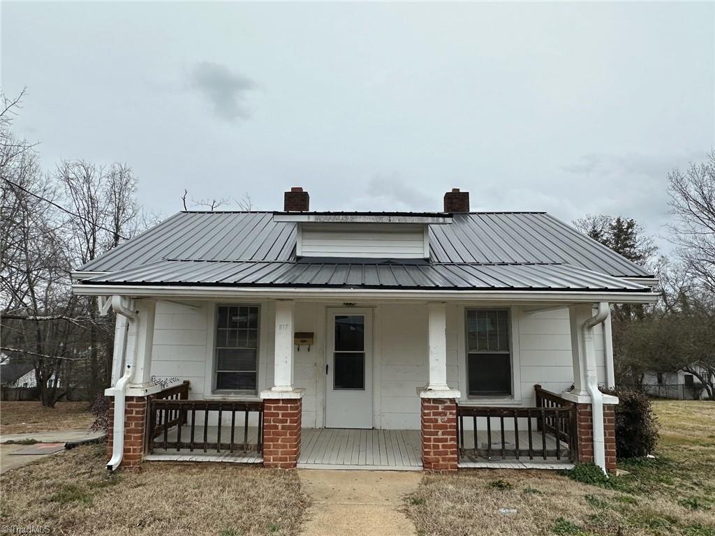 Efird St, Winston Salem, NC 27105