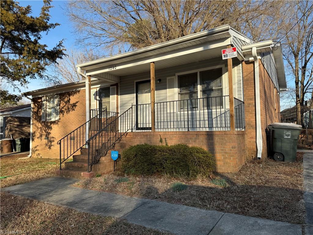 Woodbriar Ave, Greensboro, NC 27405