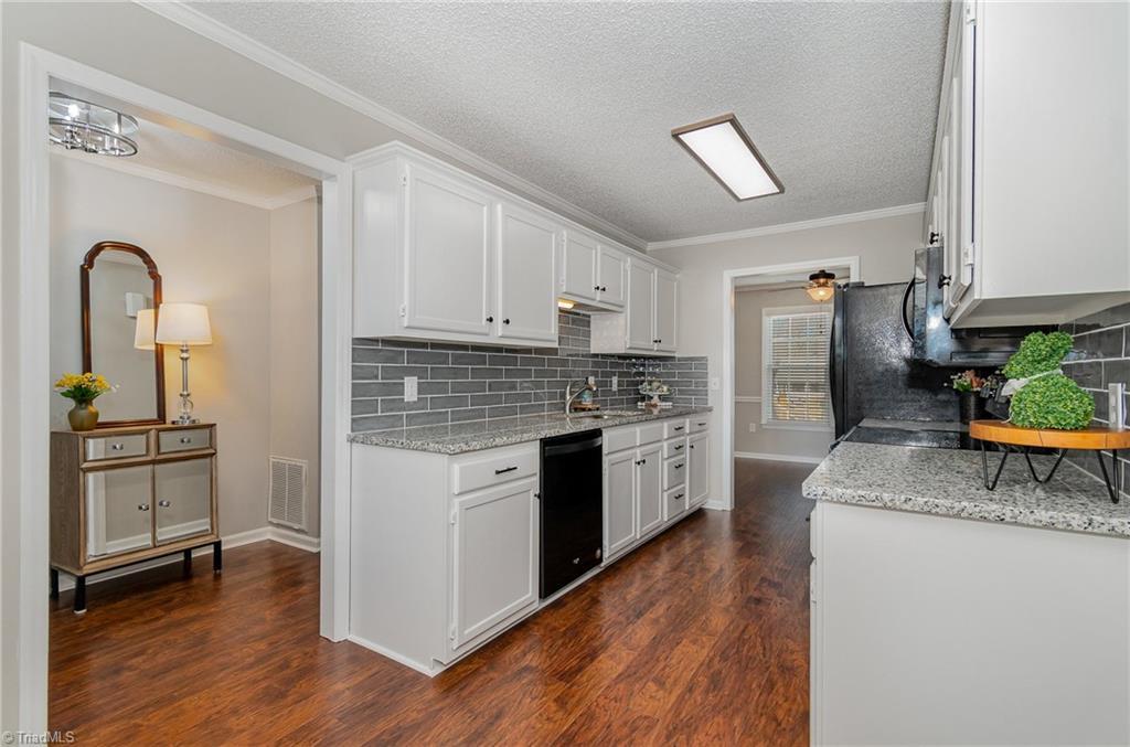 Forrest Oaks Dr, King, NC 27021