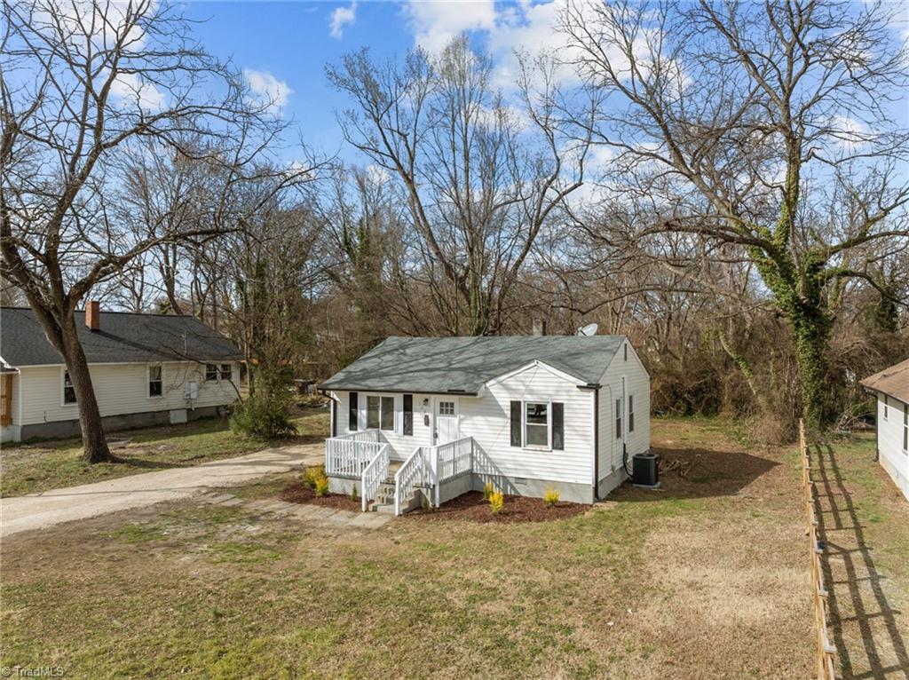 Garrett St, Greensboro, NC 27406