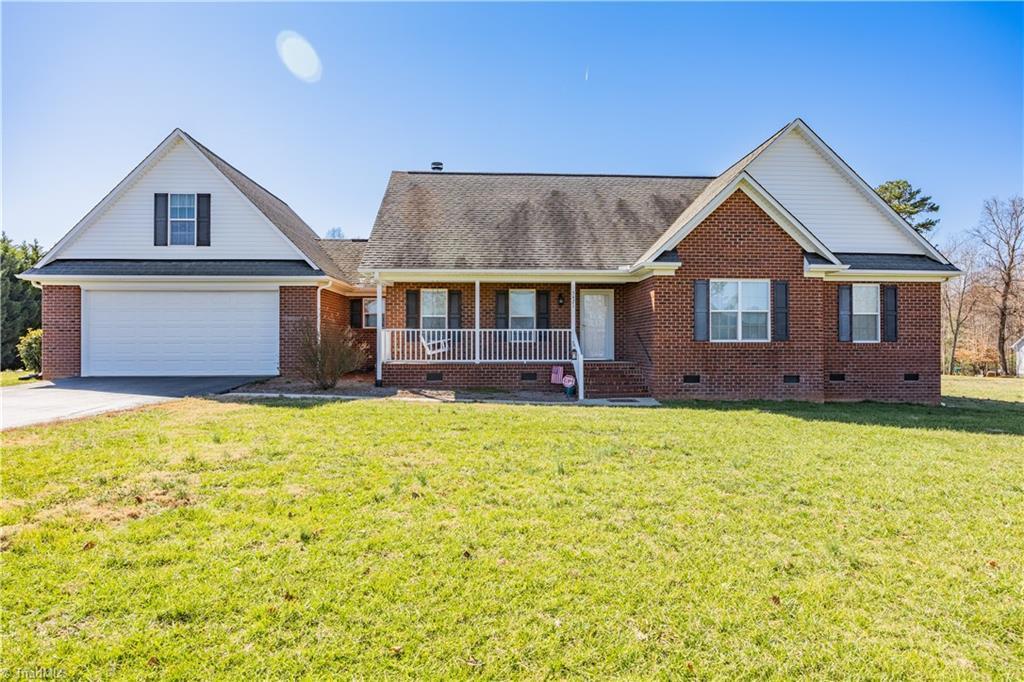 Waynick Meadow Rd, Asheboro, NC 27205