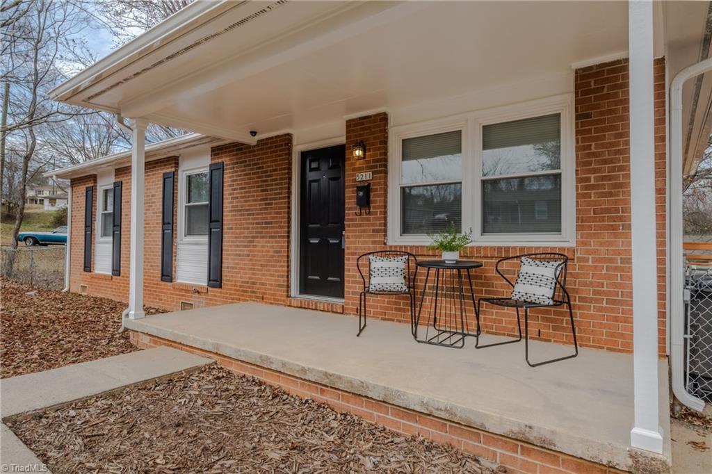Butterfield Dr, Winston Salem, NC 27105