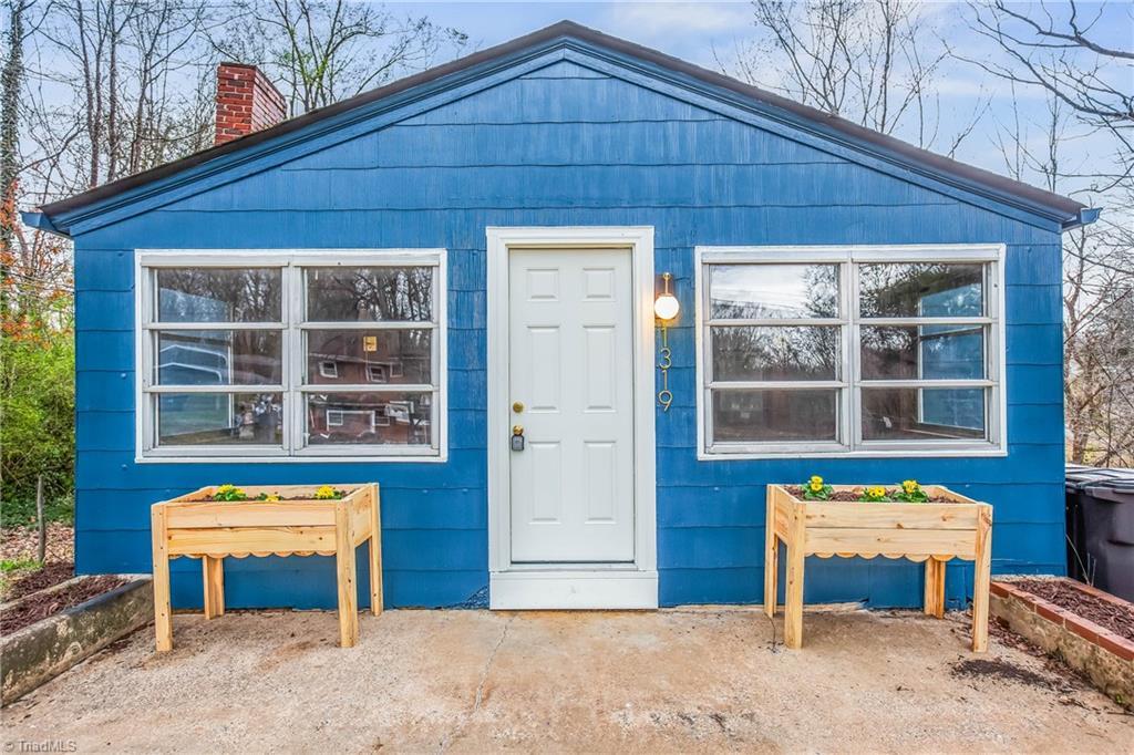 Pleasant View Dr, Winston Salem, NC 27105