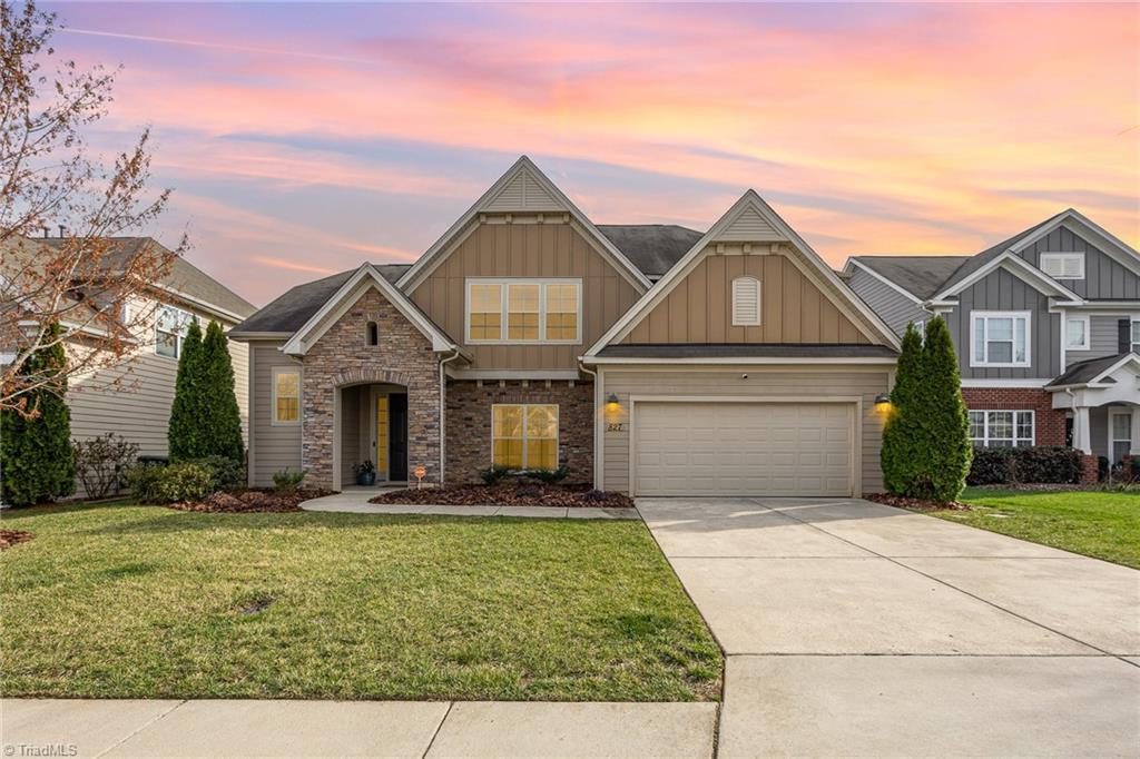 Blue Moon Ct, Greensboro, NC 27455