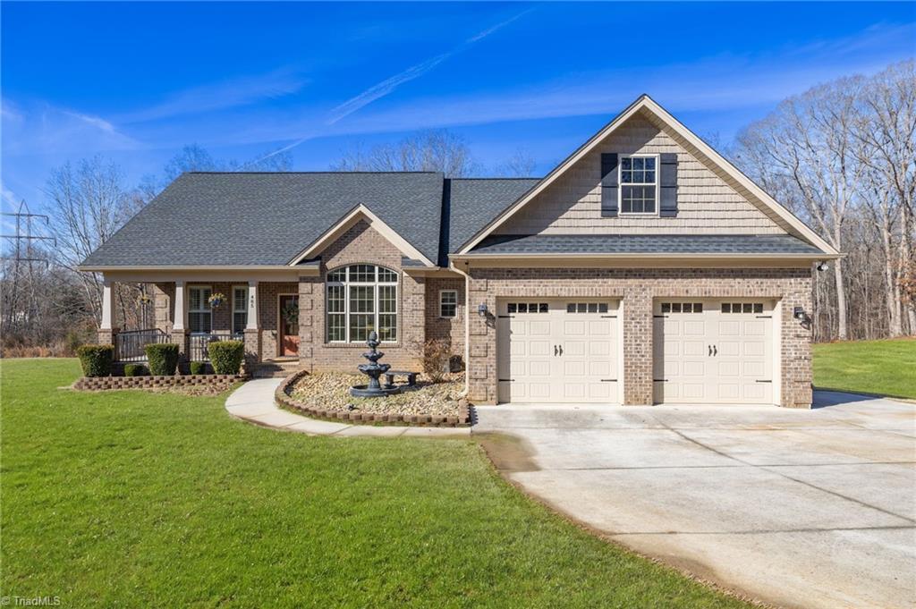 Trenton Ln, Thomasville, NC 27360