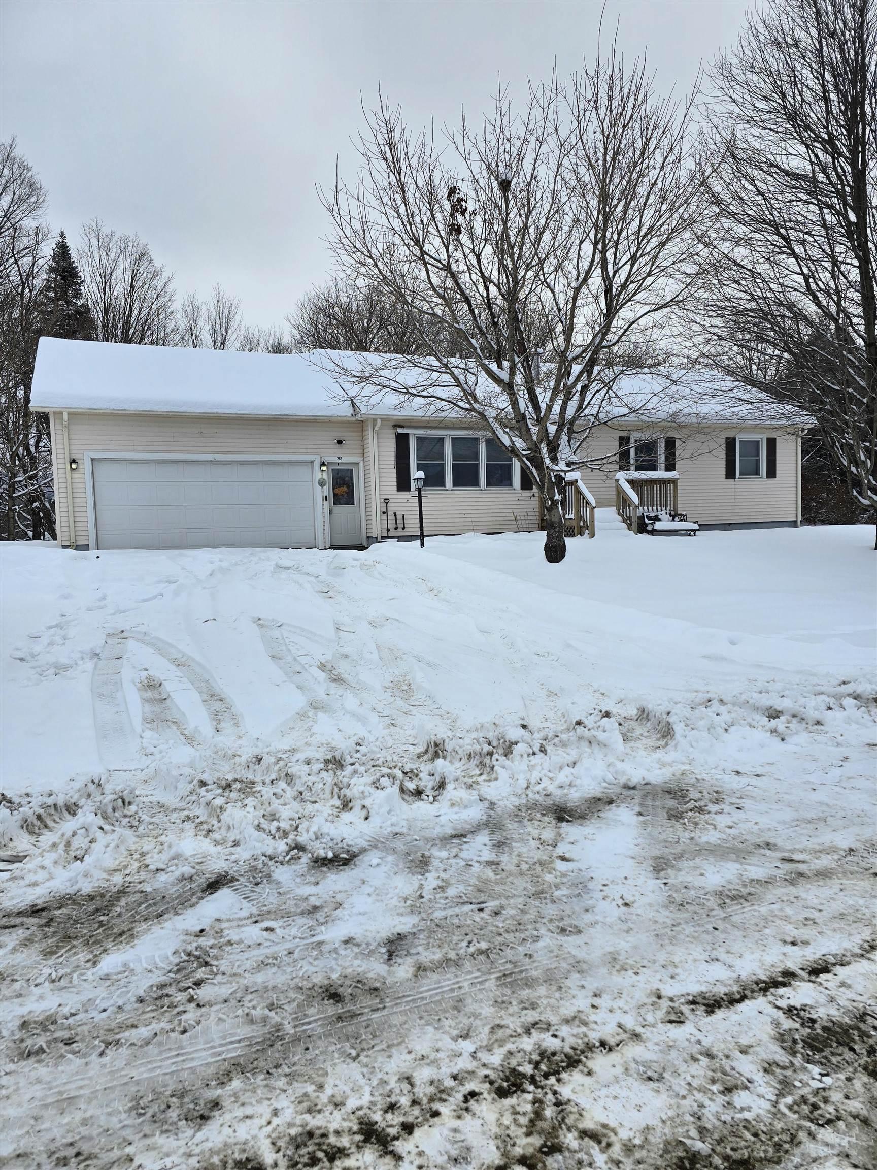 Lyndon Heights Dr, Lyndonville, VT 05851