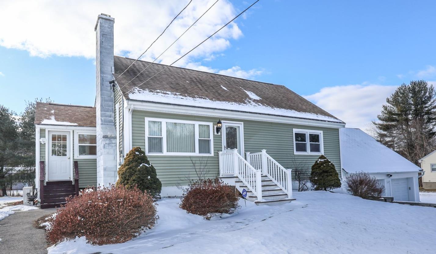Loretta Ave, Pelham, NH 03076