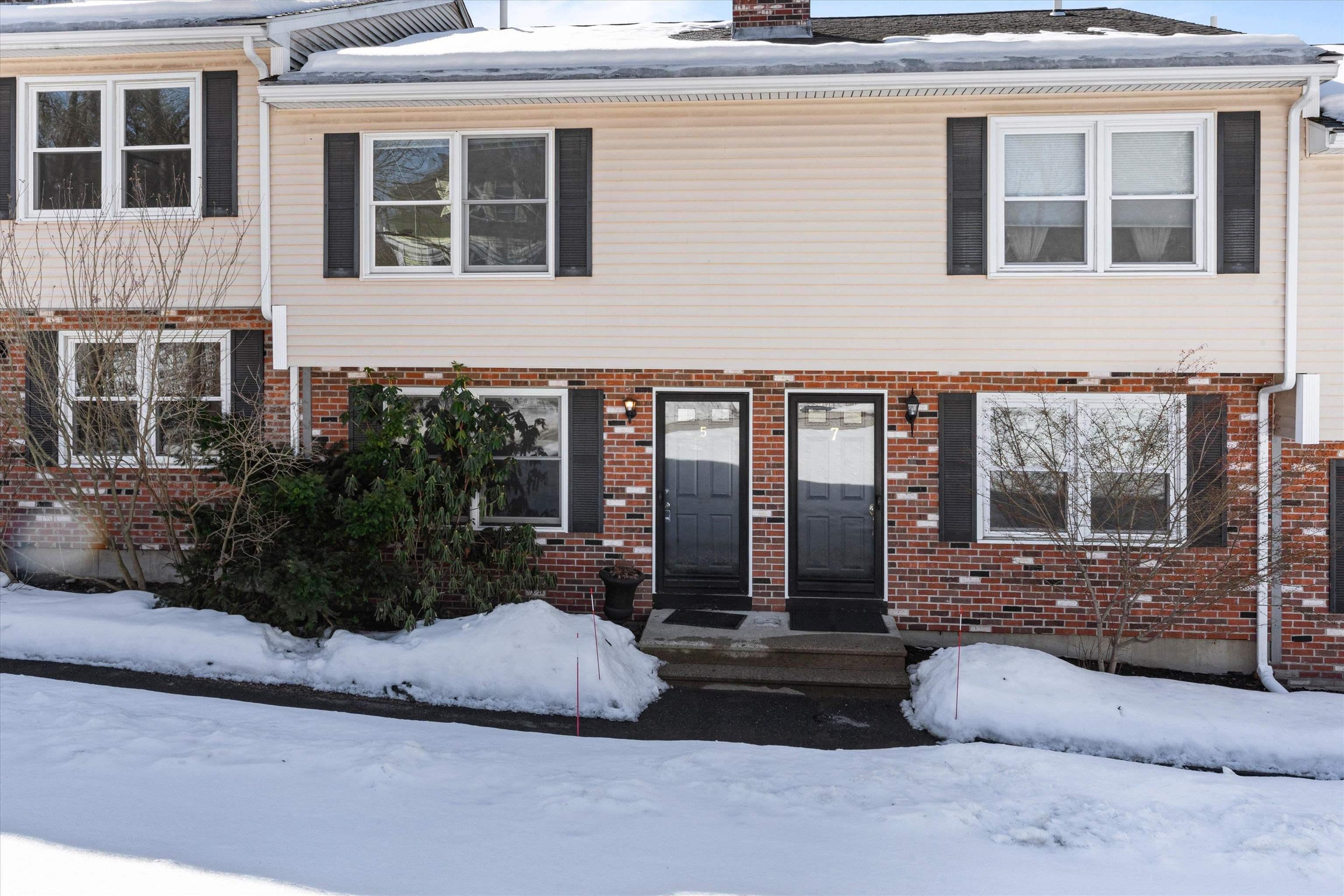 Picadilly Ct, Manchester, NH 03104