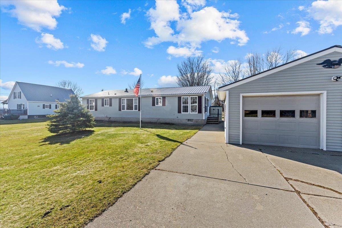 Leclaire Dr, Milton, VT 05468