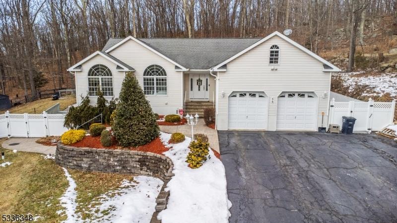 Lakeside Dr Nw, Sussex, NJ 07461